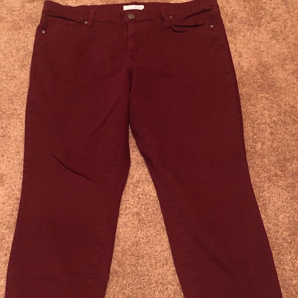 EUC Loft burgundy skinny jeans. size 32